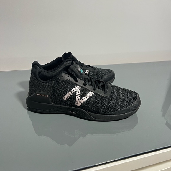 New Balance Women’s Minimus Prevail Training shoes - Picture 2 of 7